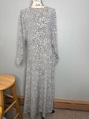 H&M Black and White Speckled Long Sleeve Maxi Dress